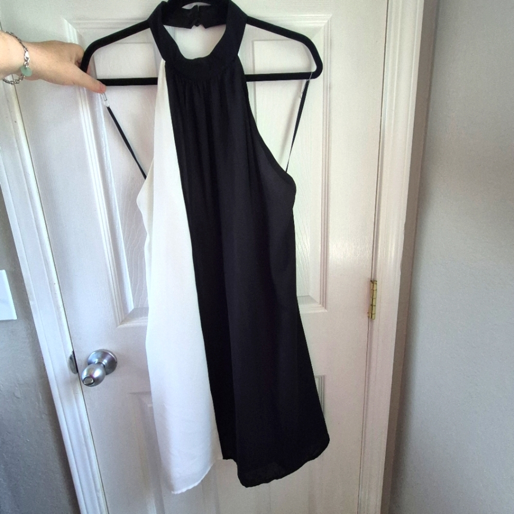 VENUS Black and White Backless Dress